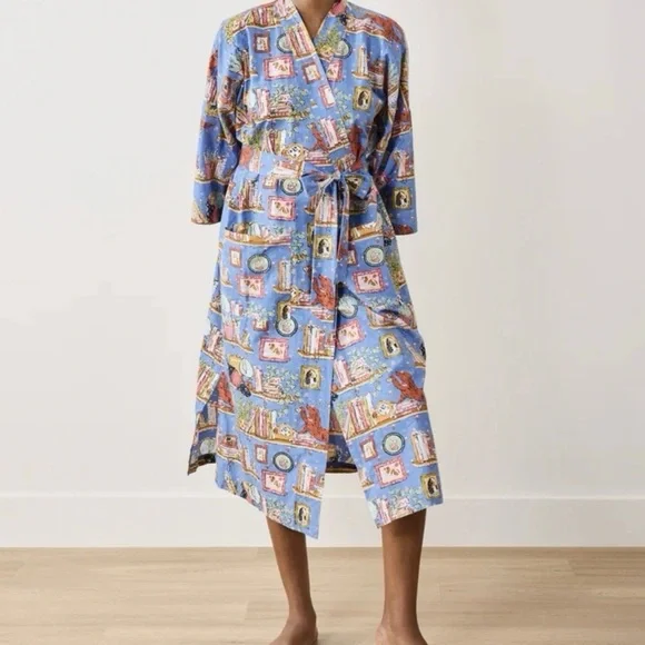 *SOLD* PRINTFRESH Downton Abbey Inspired Robe in Unleashed Stories Size S/M - Picture 2 of 4